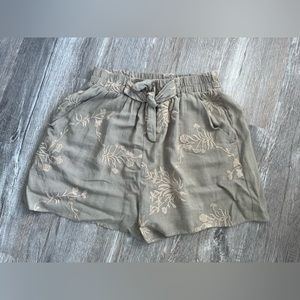 Boutique brand paper bag shorts. NWT.